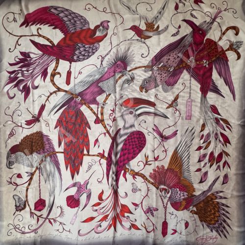Платок Emma Shipley, подписной, фон светло-кофейный
