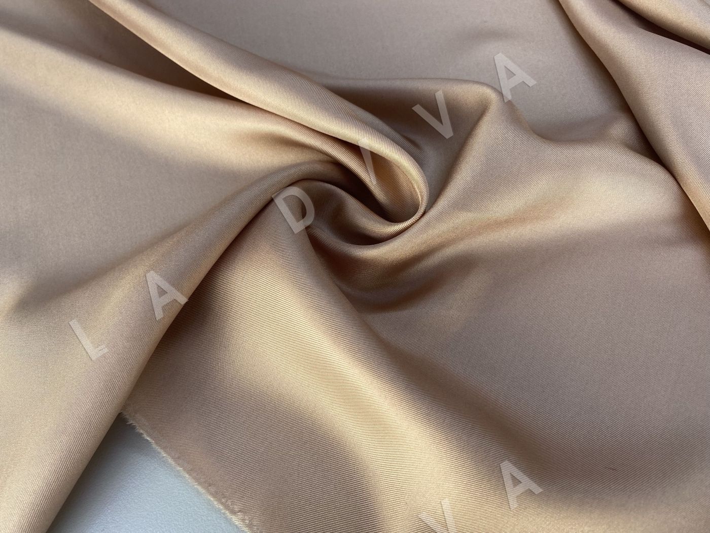 Купить ткань Однотонный шелк бежевого цвета в Москве LN_748720 – LA DIVA