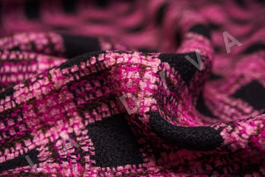 костюмная шерсть в клетку на розовом фоне рис-2
