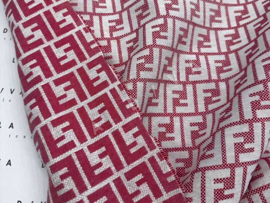 Жаккард Fendi в малиново-бежевом цвете рис-3 Жаккард Fendi в малиново-бежевом цвете рис-3