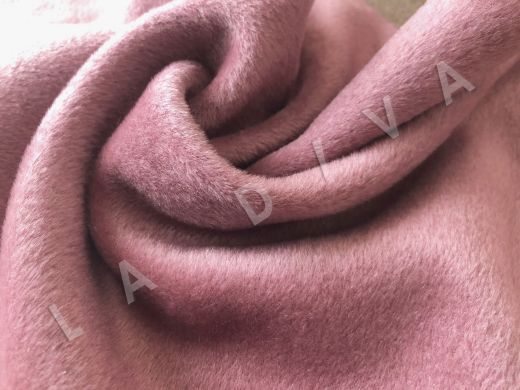 пальтовая шерсть розового цвета