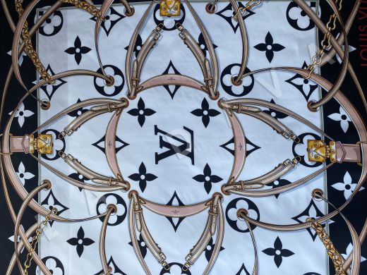 Шелковый платок Louis Vuitton подписной рис-4