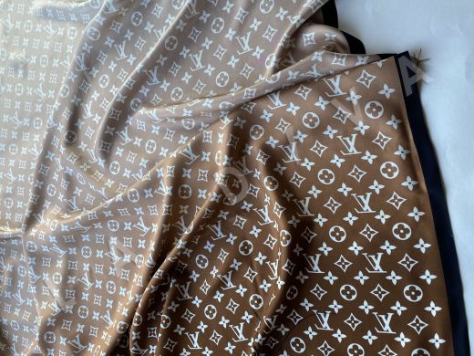 Шелковый платок Louis Vuitton с градиентом, подписной рис-12