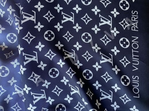 Шелковый платок Louis Vuitton с градиентом, подписной, двусторонний D-232