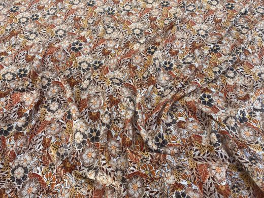 Вискоза плательно-блузочная с цветами в бежево-коричневой гамме рис-4