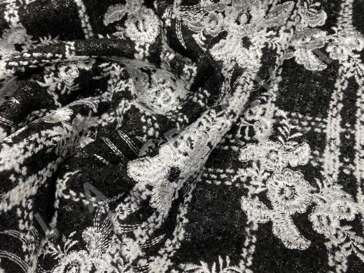 Костюмная вискоза Chanel с цветочной вышивкой рис-4