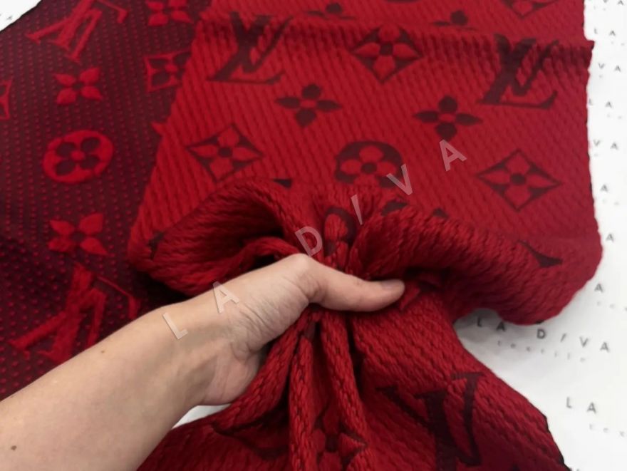 Шарф LOUIS VUITTON в глубоком красном цвете рис-4 Шарф LOUIS VUITTON в глубоком красном цвете рис-4
