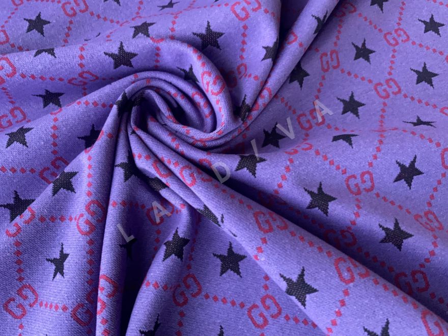 Джерси Gucci, подписной на сиреневом фоне D-401