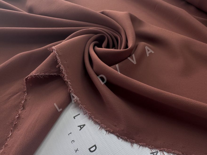Однотонный креповый шелк с ацетатом Max Mara в светло-коричневом цвете с розовинкой рис-5