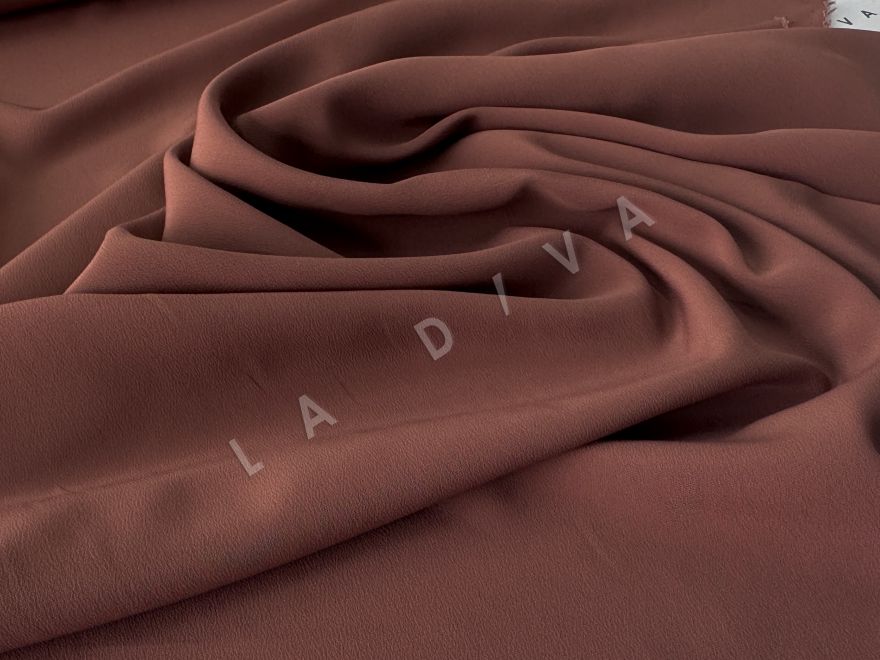 Однотонный креповый шелк с ацетатом Max Mara в светло-коричневом цвете с розовинкой 2103204104401
