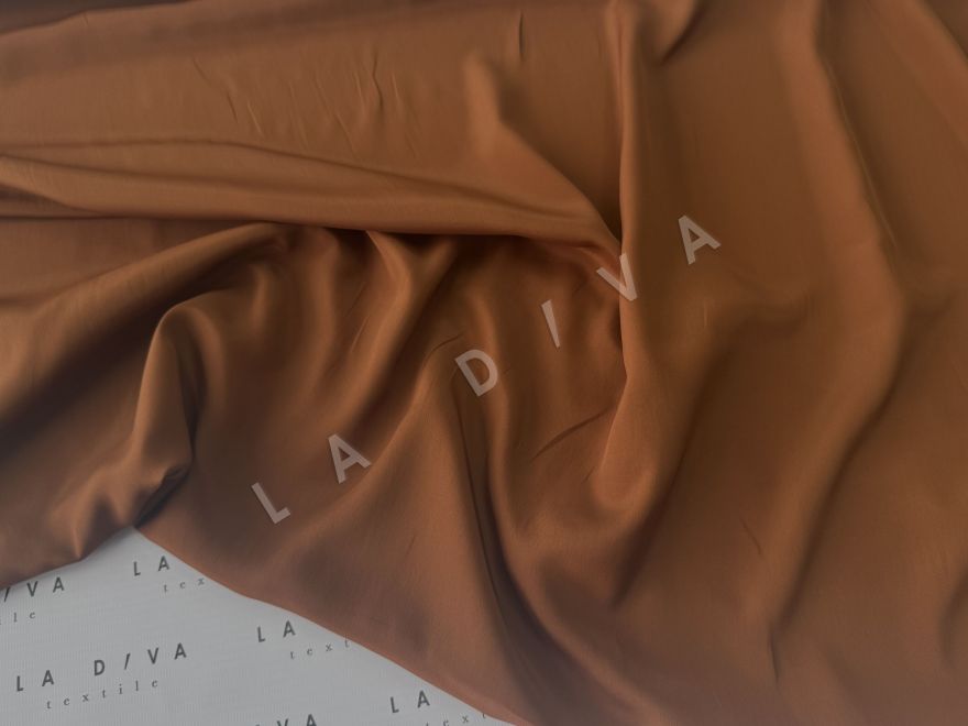 Однотонный креповый шелк с ацетатом Max Mara в тепло-коричневом цвете рис-2