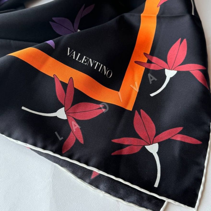 Шёлковый платок Valentino, твиловое плетение рис-7 Шёлковый платок Valentino, твиловое плетение рис-7