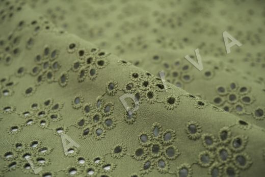 Шитье зеленого цвета с цветочной вышивкой рис-4