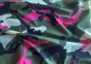 Плащевая Valentino с принтом милитари на фоне цвета хаки рис-3